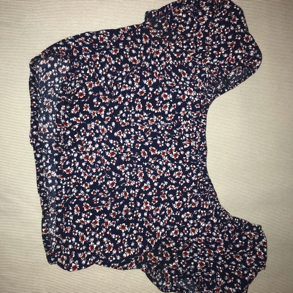 Floral Crop Top - Picture 2 of 3